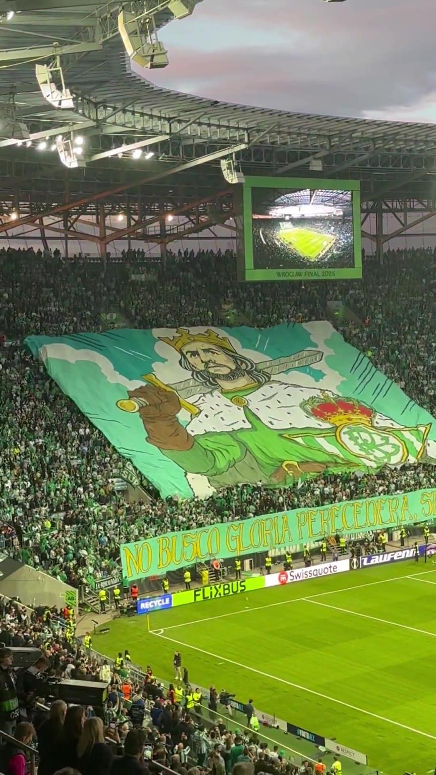 沖擊獎(jiǎng)杯！貝蒂斯球迷這巨型Tifo太有氣勢(shì)了